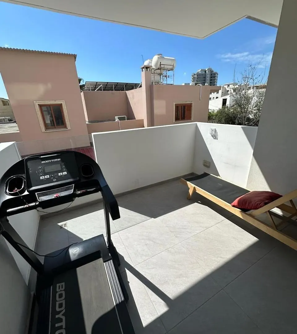 Stay Digital Den Apartment Larnaca
