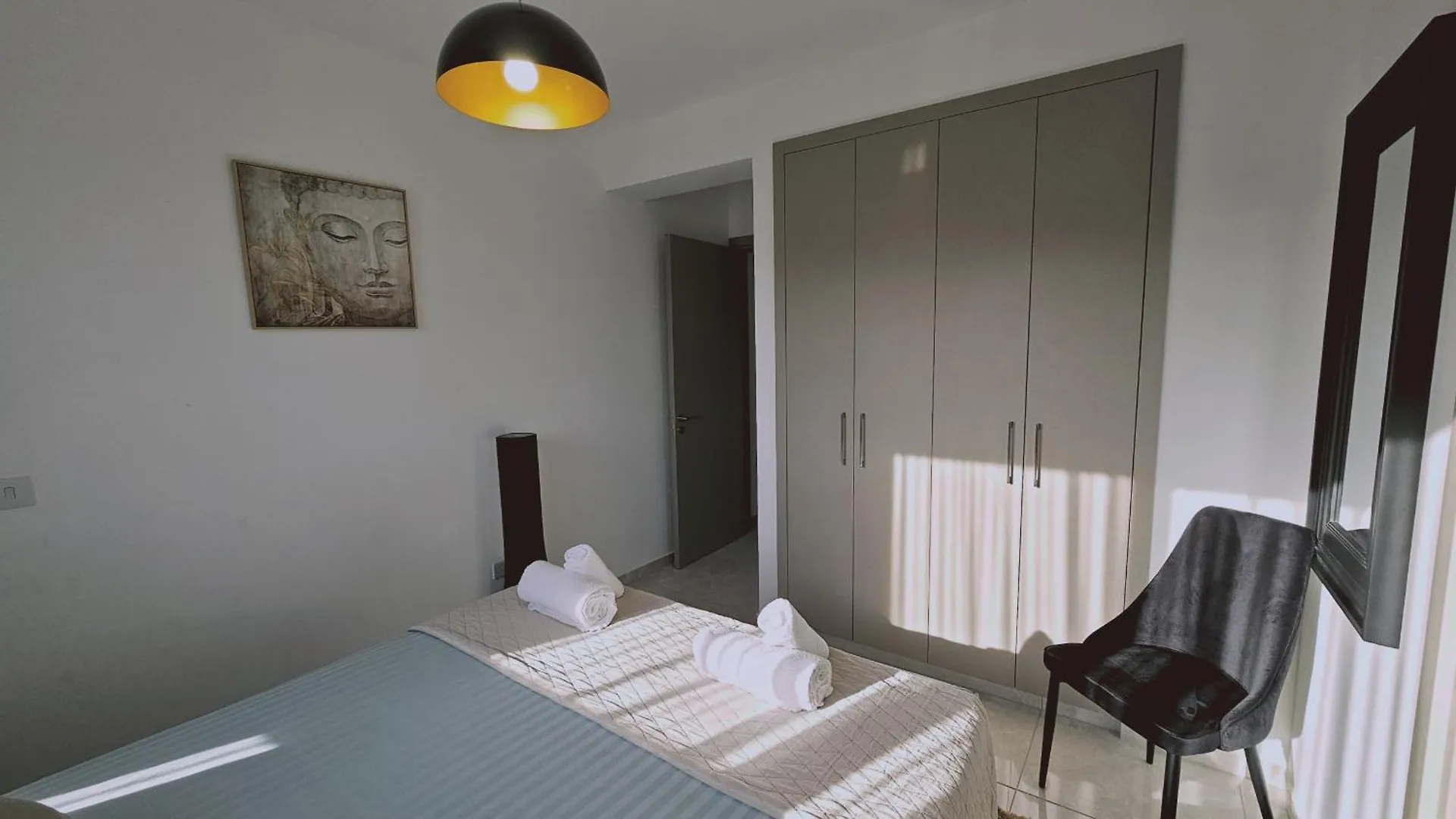 Stay Digital Den Apartment Larnaca Kıbrıs